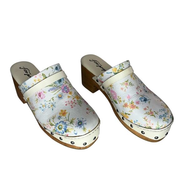 Free People Calabasas Boho Floral Round Toe Wooden Heel Clogs Shoes Size 38 - Picture 4 of 12
